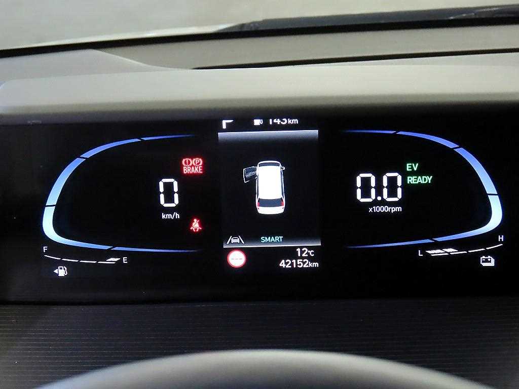 HYUNDAI Staria - Vista 8