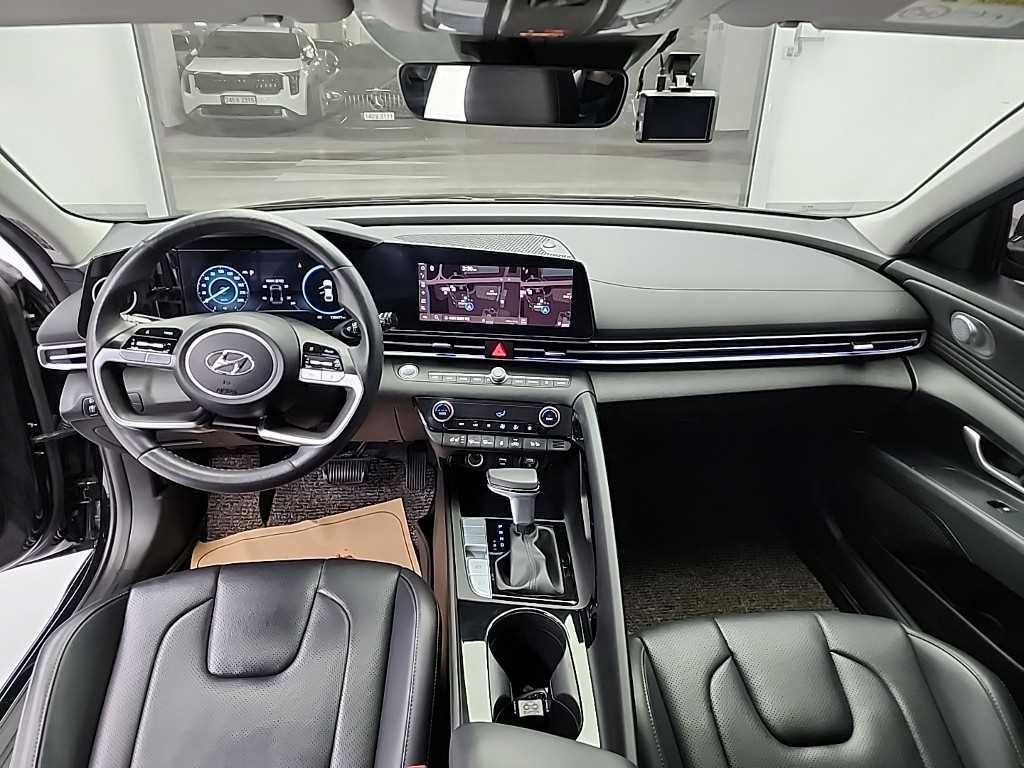 HYUNDAI Avante - Vista 7