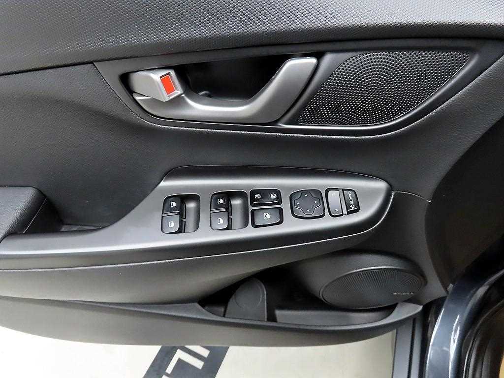 HYUNDAI Kona - Vista 11