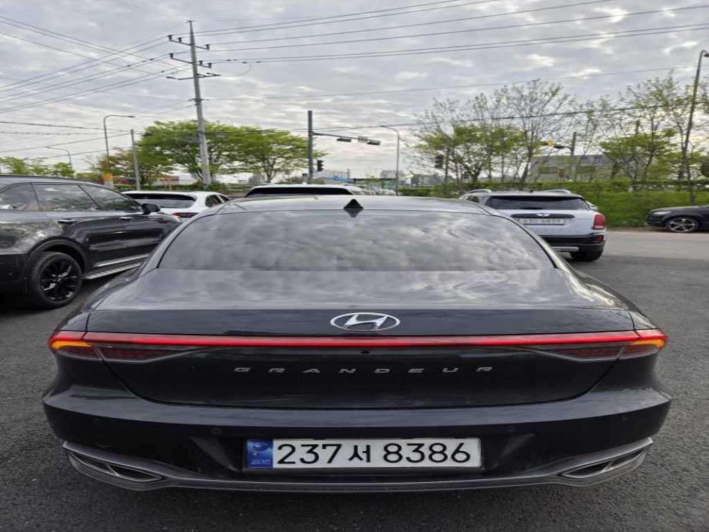 HYUNDAI Grandeur - Vista 3