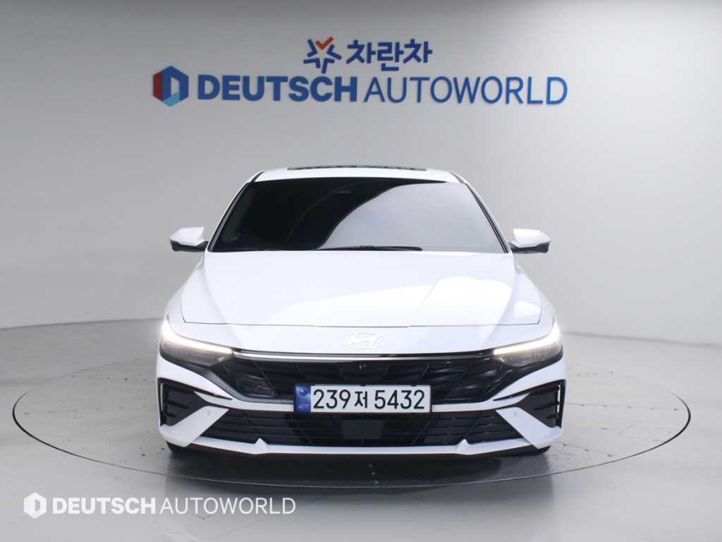 HYUNDAI Avante - Vista 3