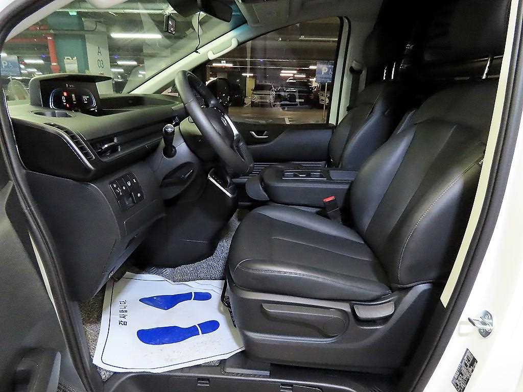 HYUNDAI Staria - Vista 6