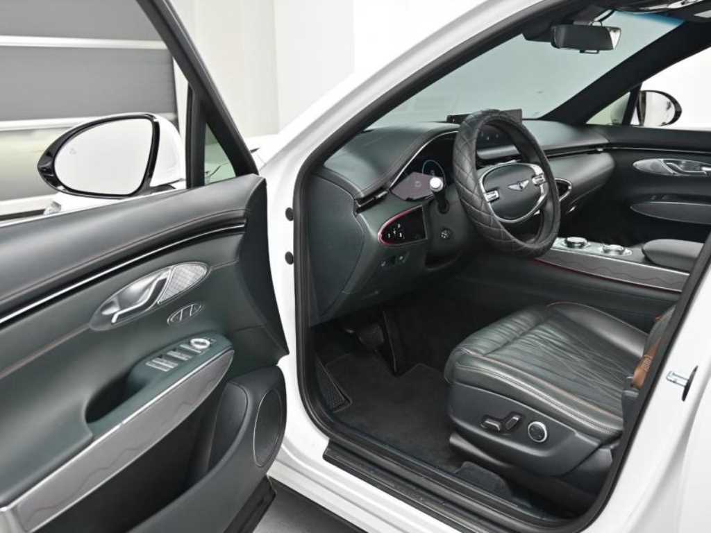 Genesis GV70 - Vista 11