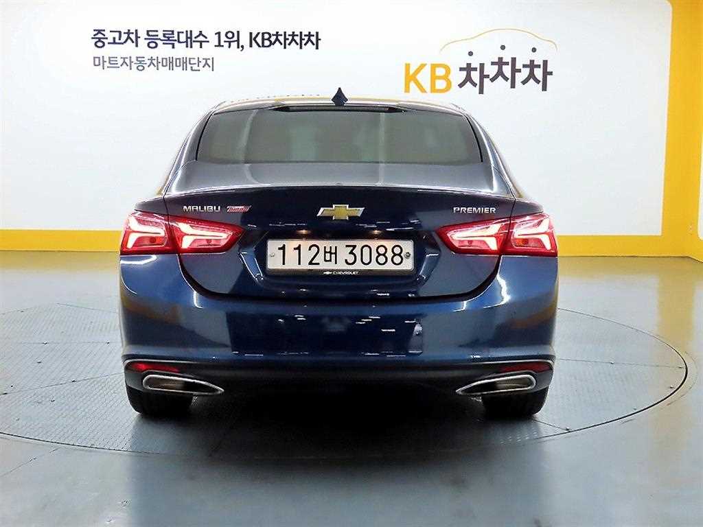 Chevrolet Malibu - Vista 3