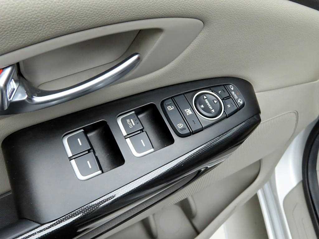 KIA Carnival - Vista 11