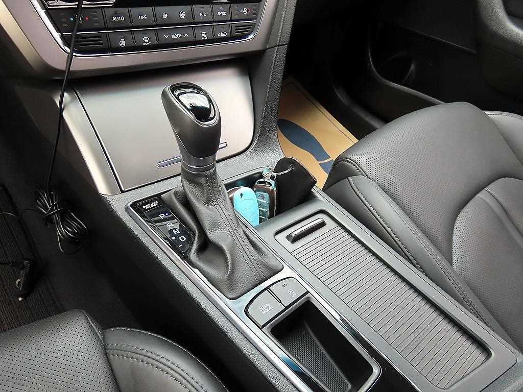 HYUNDAI Sonata - Vista 10