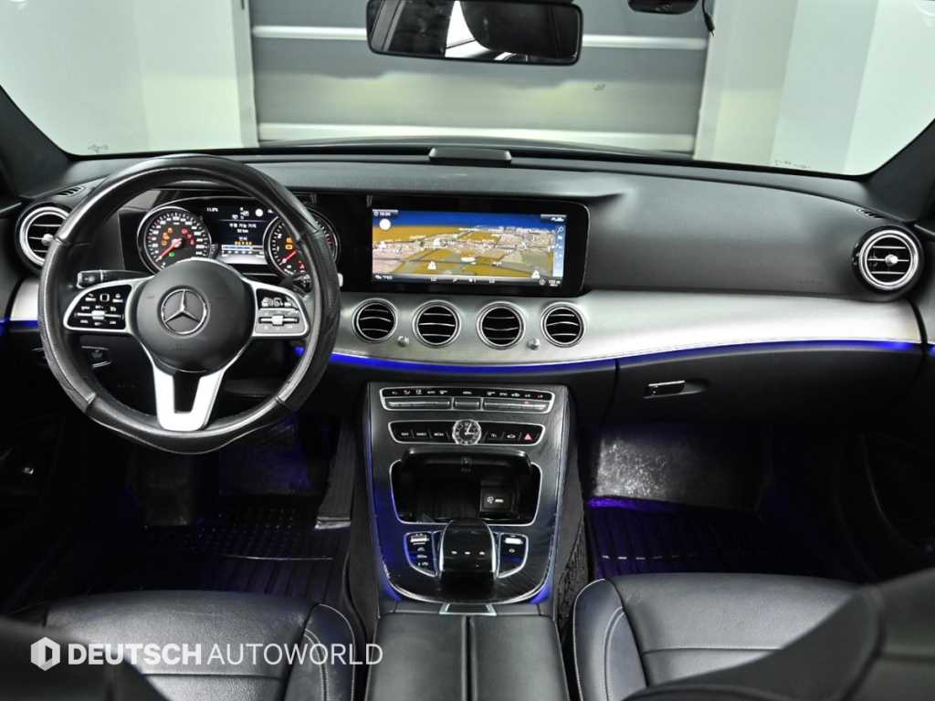 Mercedes Benz E class - Vista 7