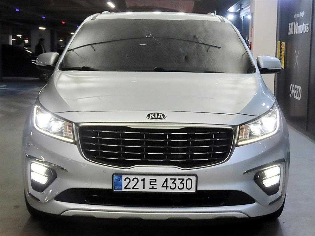 KIA Carnival - Vista 2