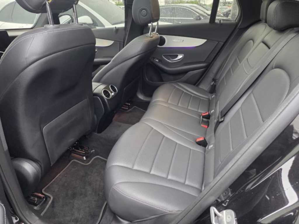 Mercedes Benz GLC Class - Vista 4