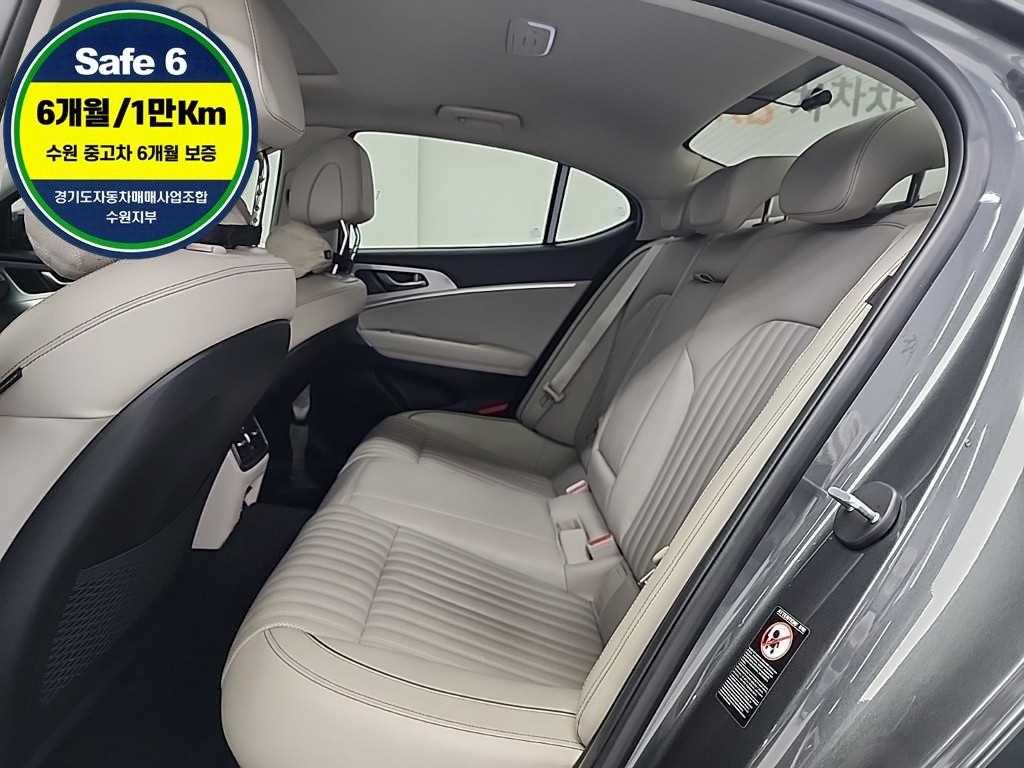 Genesis G70 - Vista 12