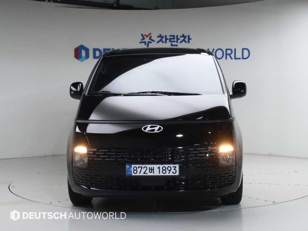 HYUNDAI Staria - Vista 3