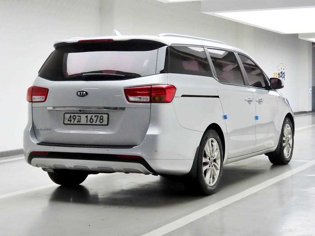 KIA Carnival - Vista 4
