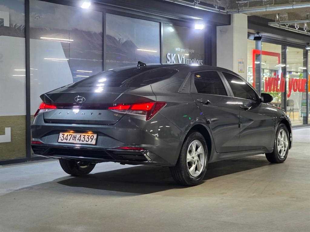 HYUNDAI Avante - Vista 4