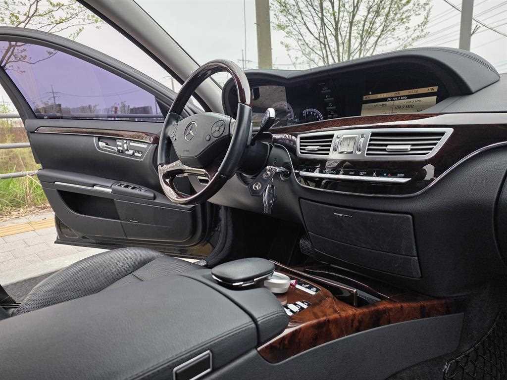 Mercedes Benz S Class - Vista 11
