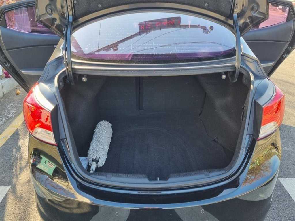 HYUNDAI Avante 2013 Negro - Importación desde Corea - HF Imports Iquique - Foto 17