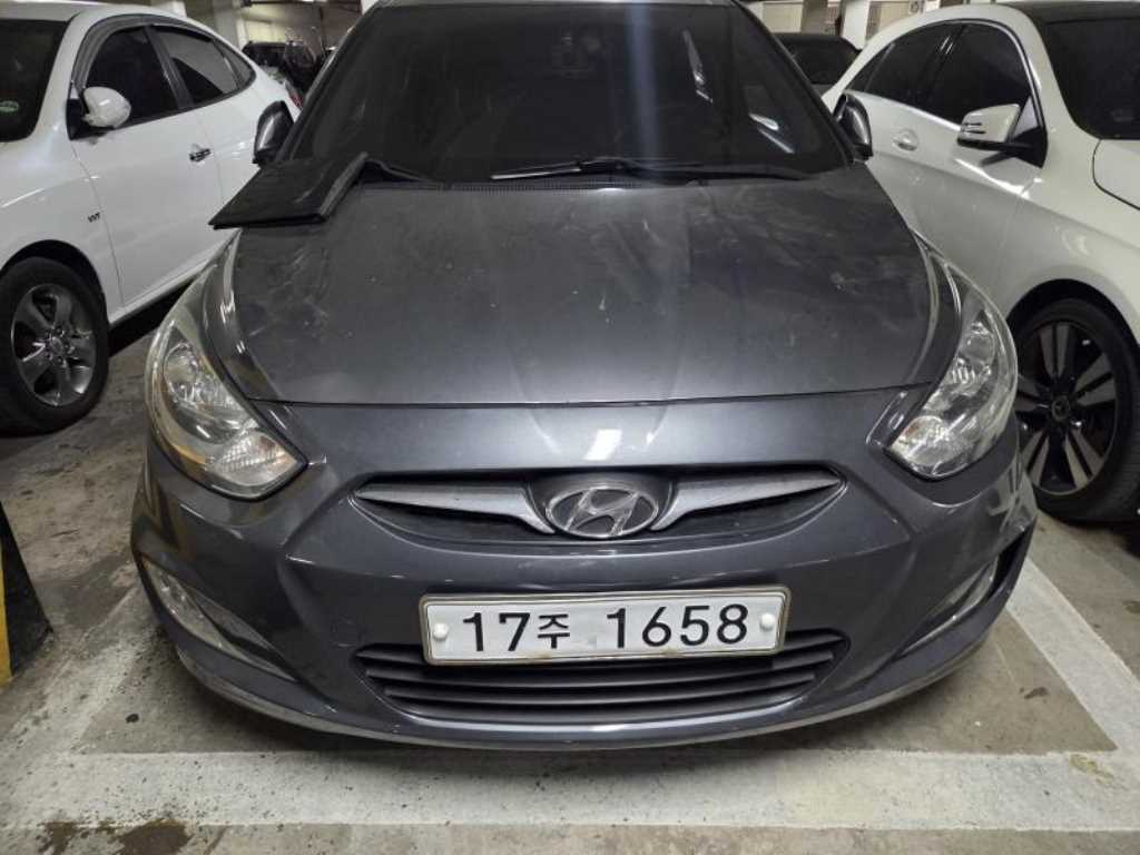 HYUNDAI Accent 2012 Gris - Importación desde Corea - HF Imports Iquique - Foto 1