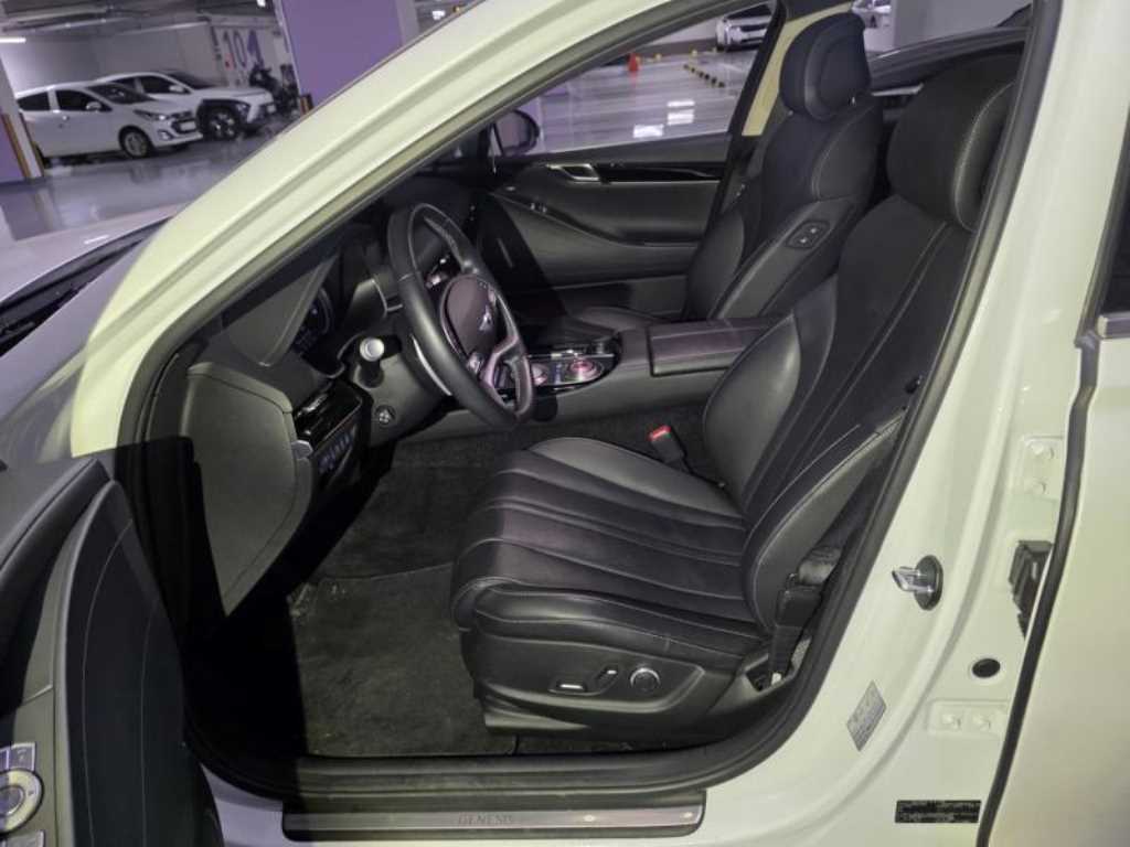 Genesis G80 - Vista 8