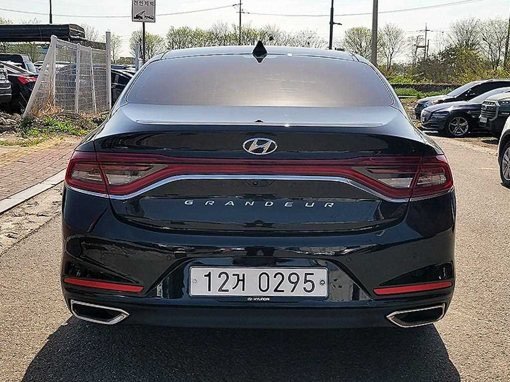 HYUNDAI Grandeur - Vista 4