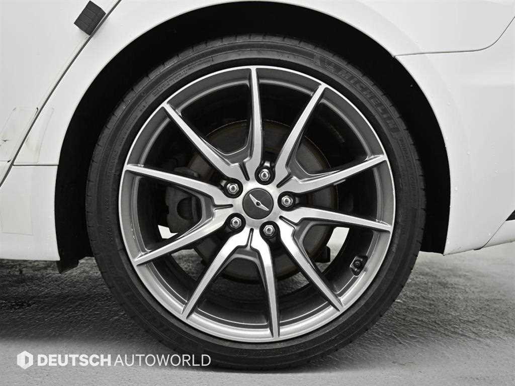 Genesis G70 - Vista 5