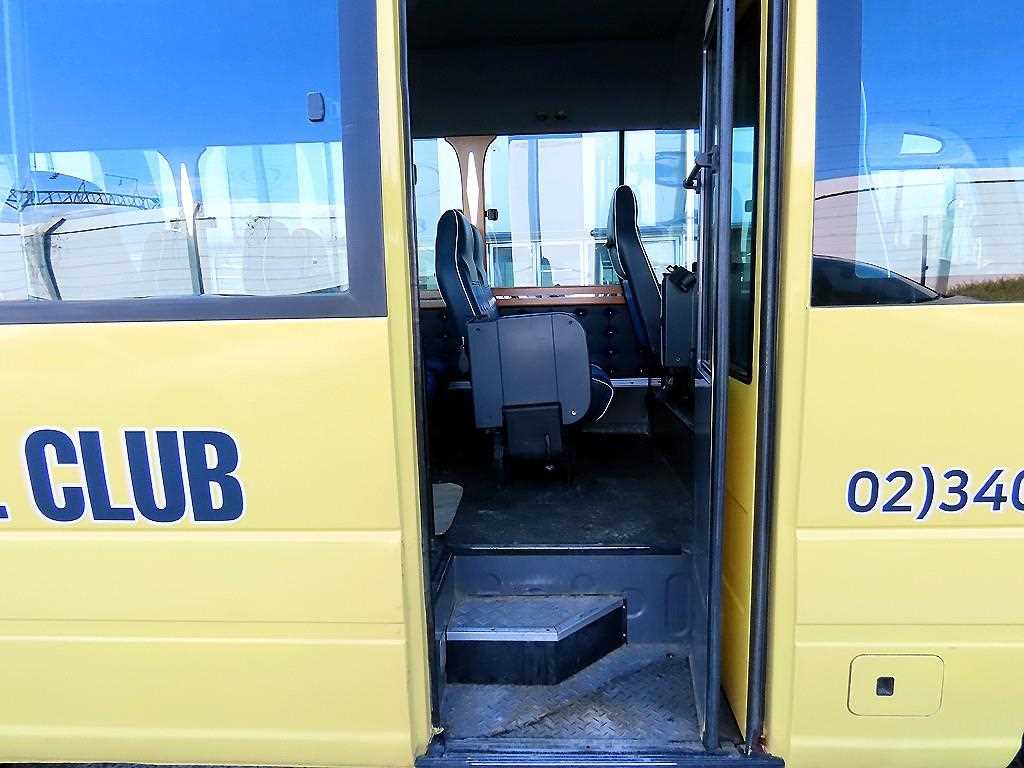 medium and large bus Hyundai bus - Vista 6