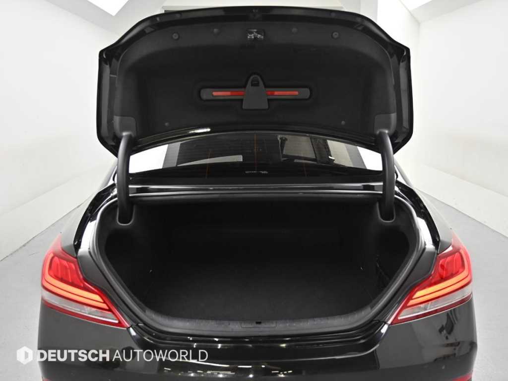 Genesis G70 - Vista 5