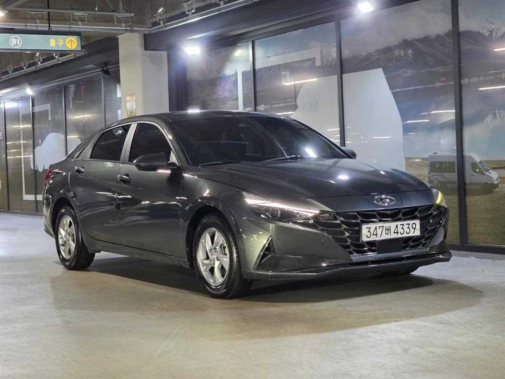 HYUNDAI Avante - Vista 2