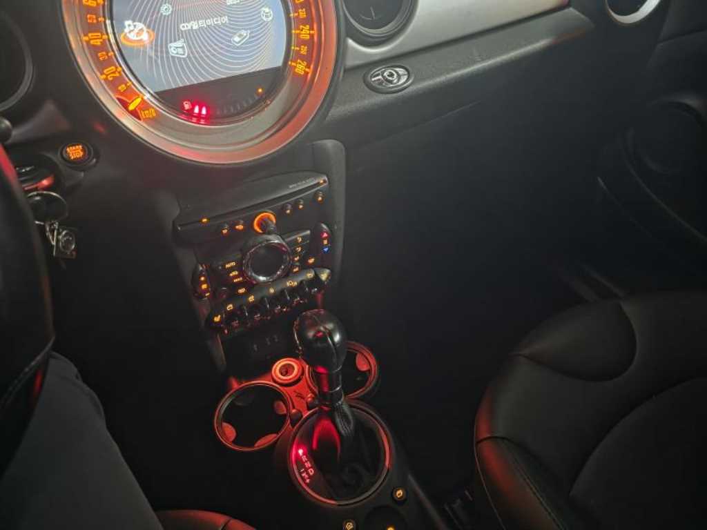 Mini Cooper Convertible - Vista 12