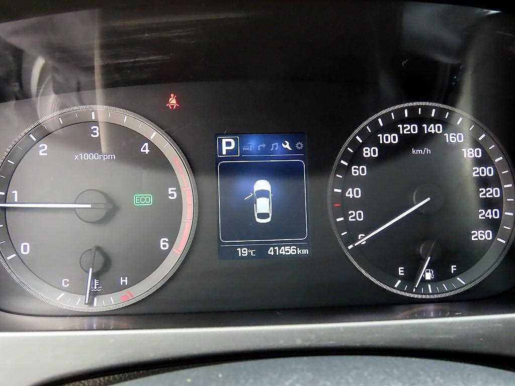 HYUNDAI Sonata - Vista 9
