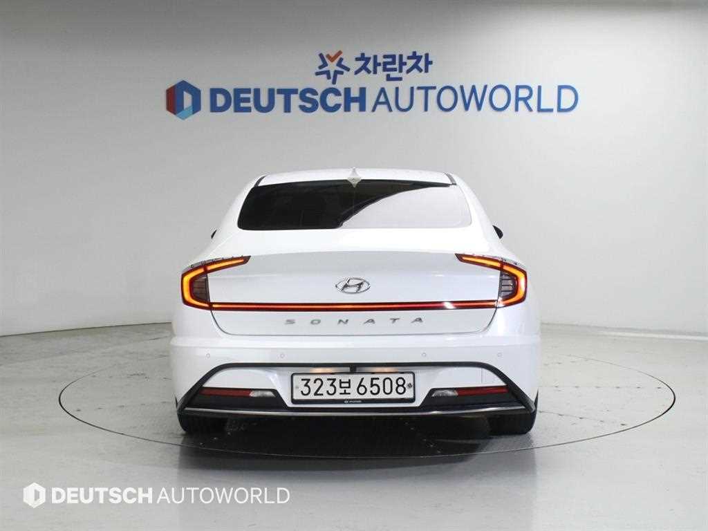 HYUNDAI Sonata - Vista 4