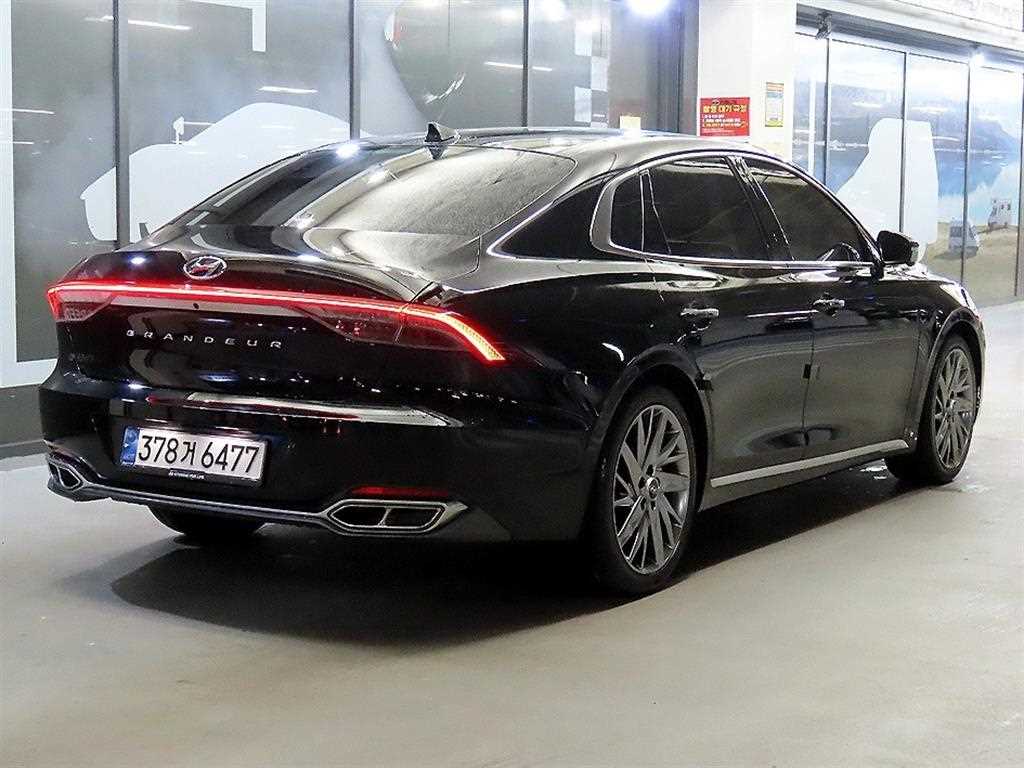 HYUNDAI Grandeur - Vista 5
