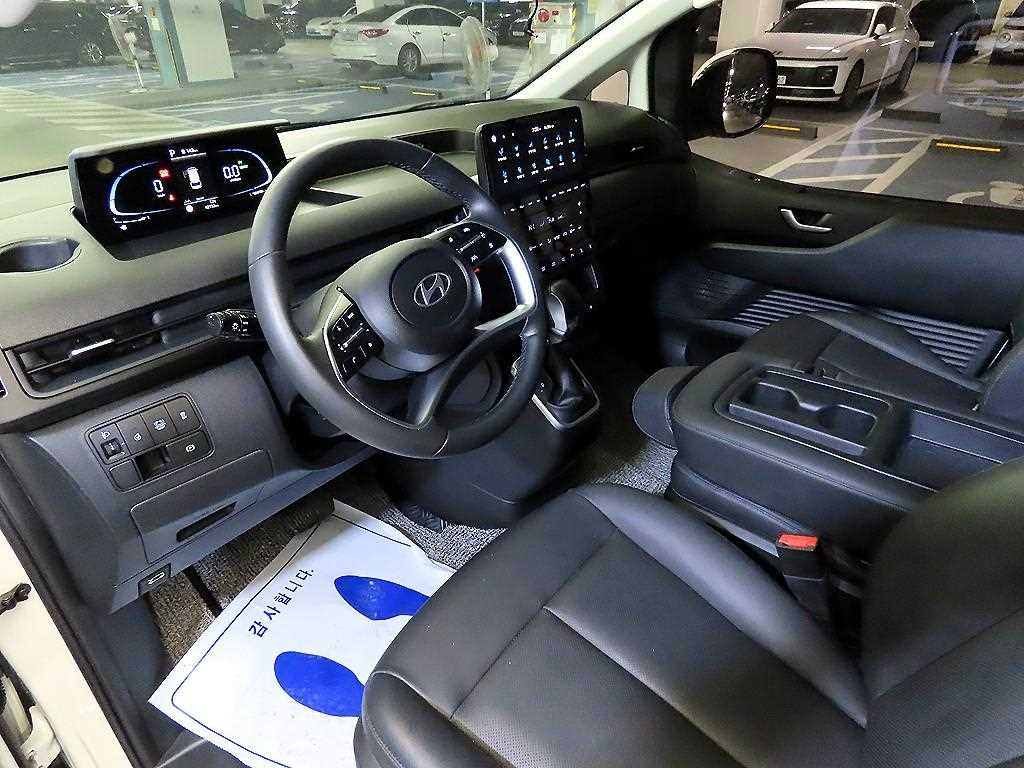 HYUNDAI Staria - Vista 9