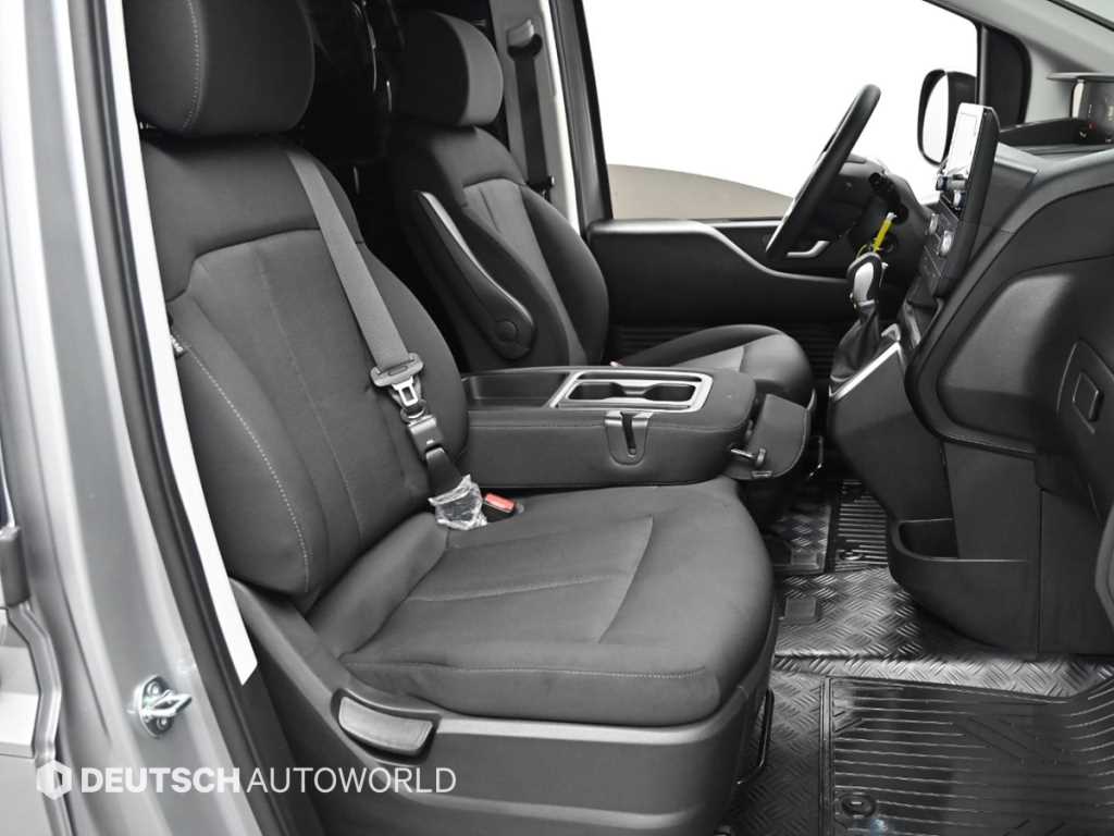 HYUNDAI Staria - Vista 10