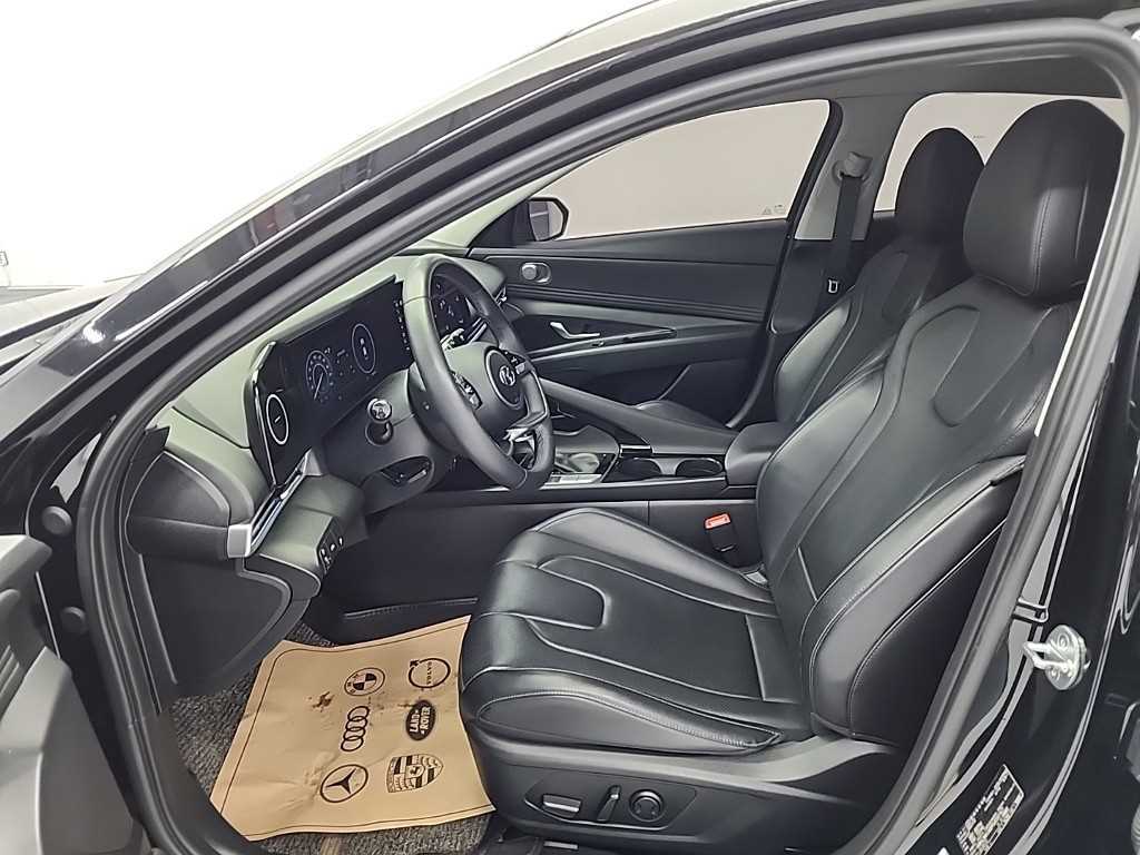 HYUNDAI Avante - Vista 11