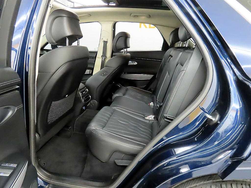 Genesis GV70 - Vista 6