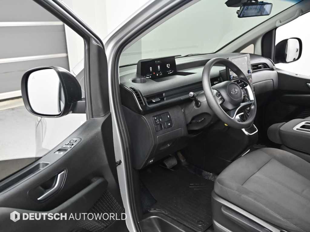 HYUNDAI Staria - Vista 11