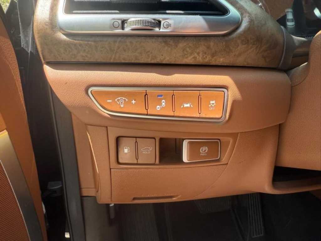 Genesis G90 - Vista 11