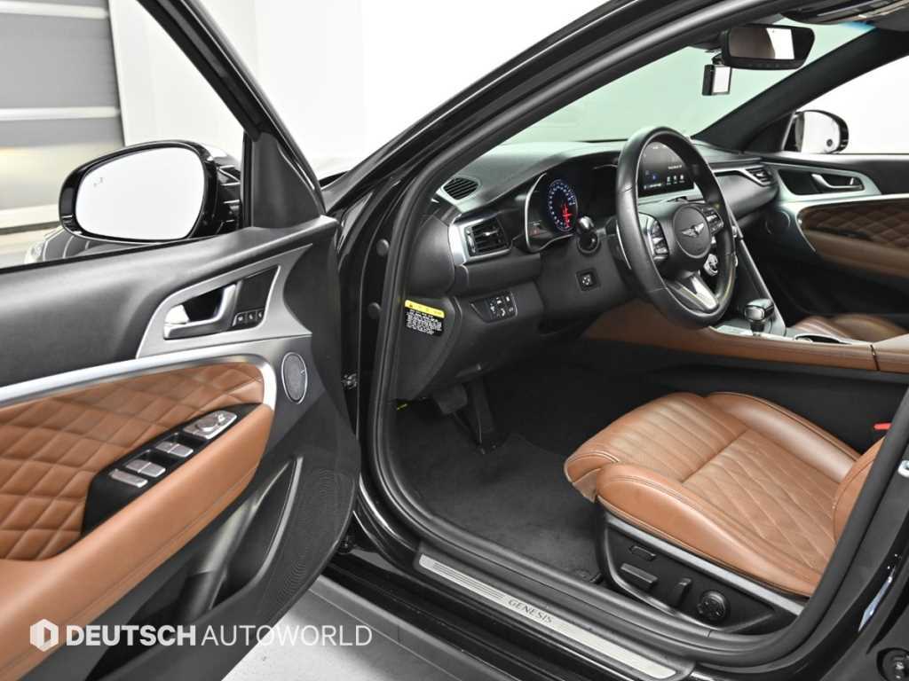 Genesis G70 - Vista 10