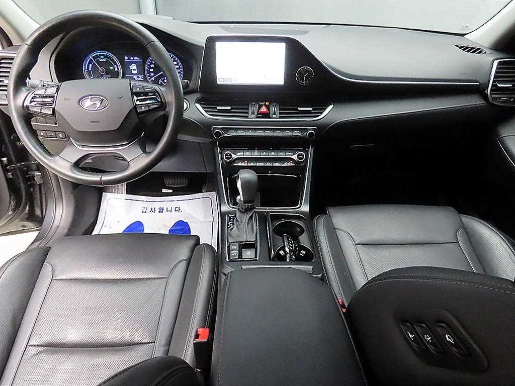 HYUNDAI Grandeur - Vista 7