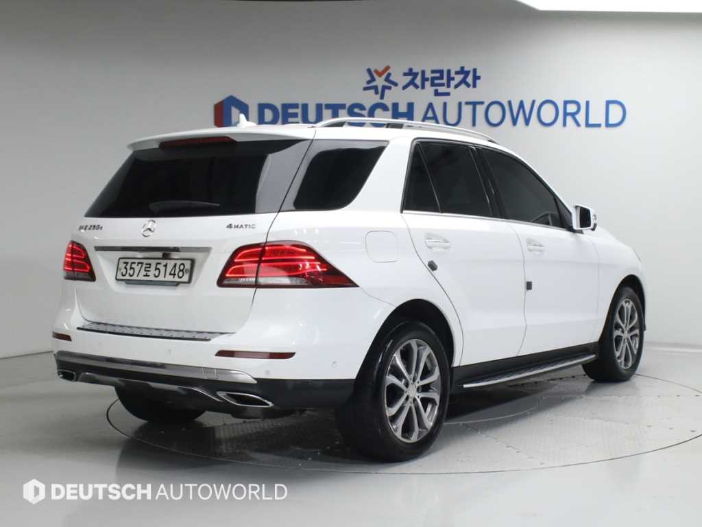 Mercedes Benz GLE Class - Vista 2