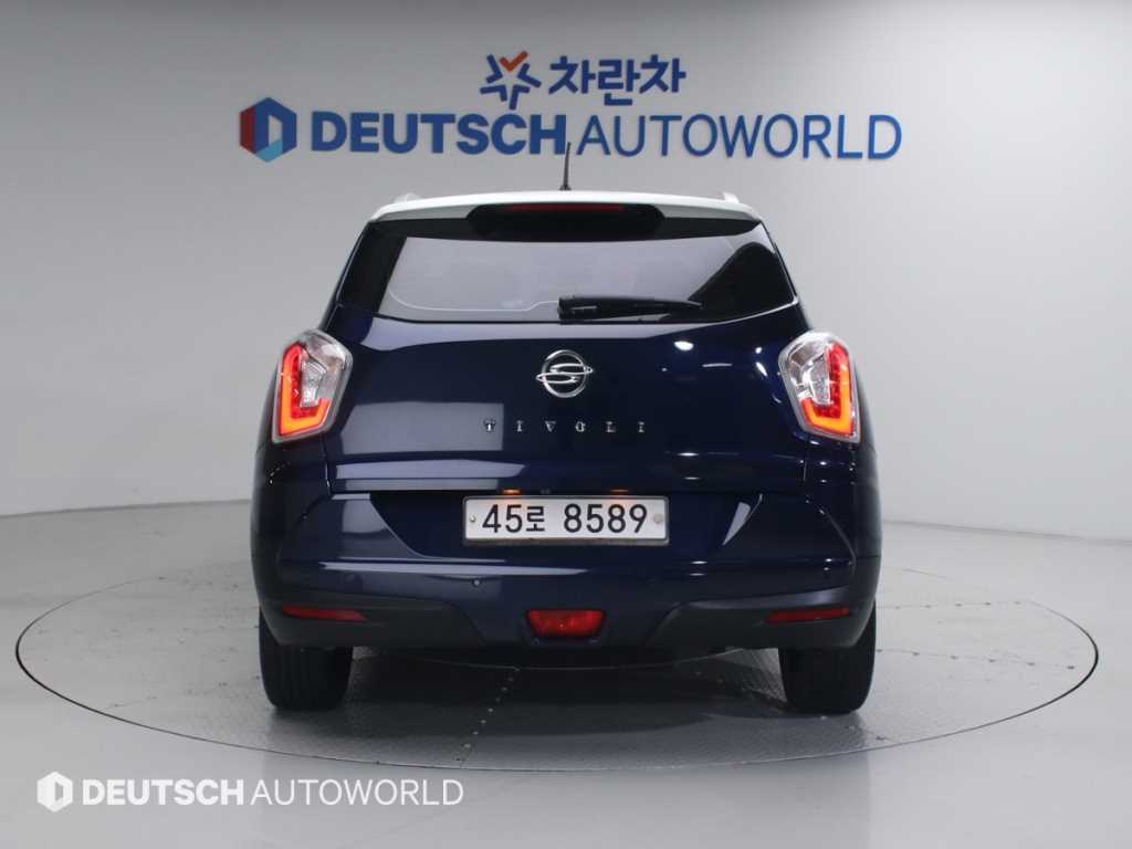 Ssangyong Tivoli - Vista 4