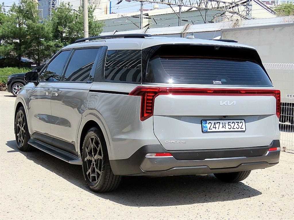 KIA Carnival - Vista 3