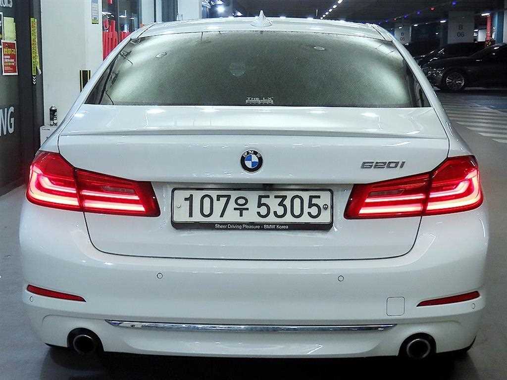 BMW 5 Series - Vista 5