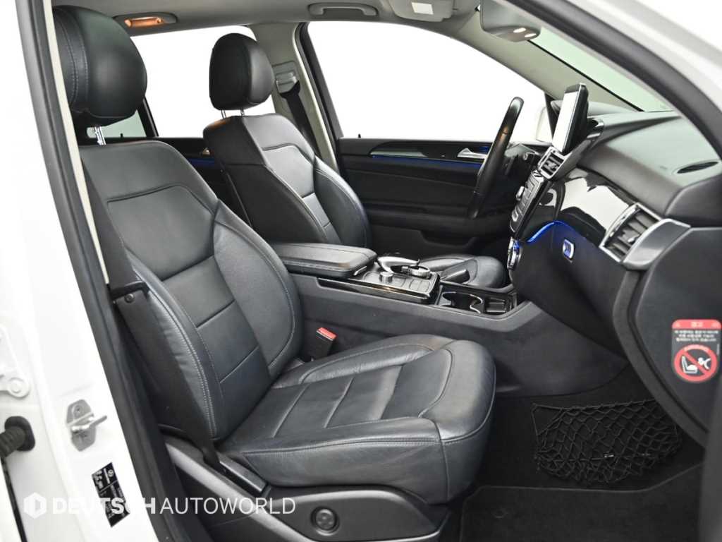 Mercedes Benz GLE Class - Vista 10