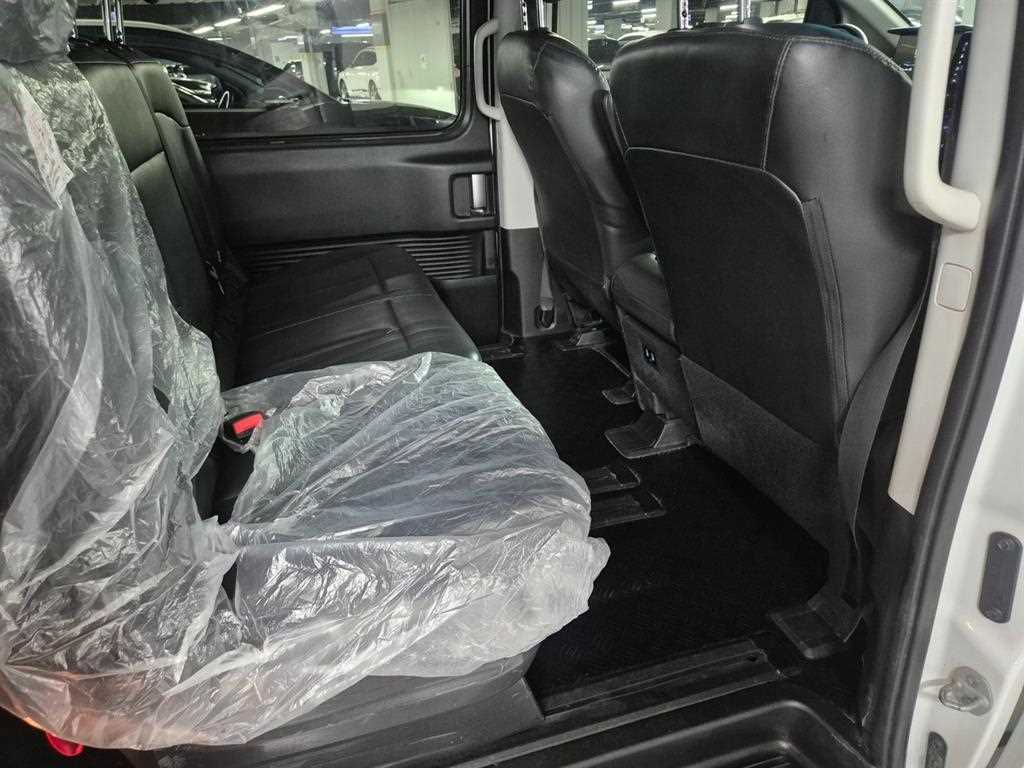 HYUNDAI Staria - Vista 12