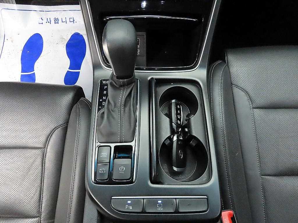 HYUNDAI Grandeur - Vista 10