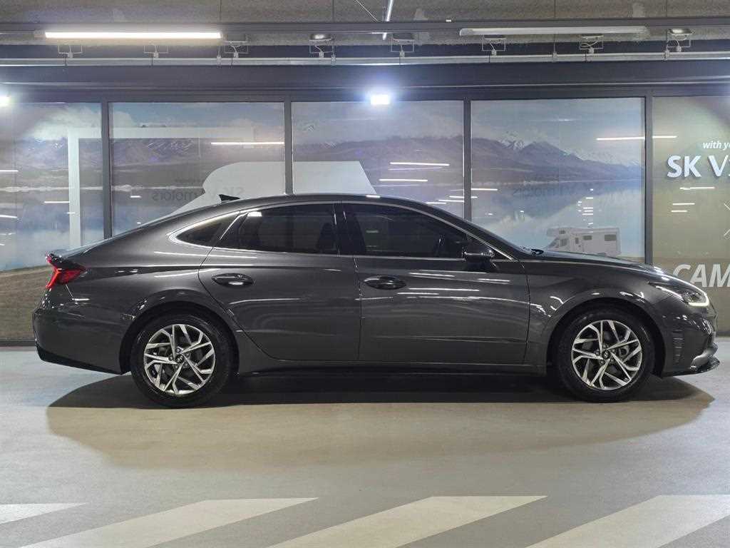 HYUNDAI Sonata - Vista 3