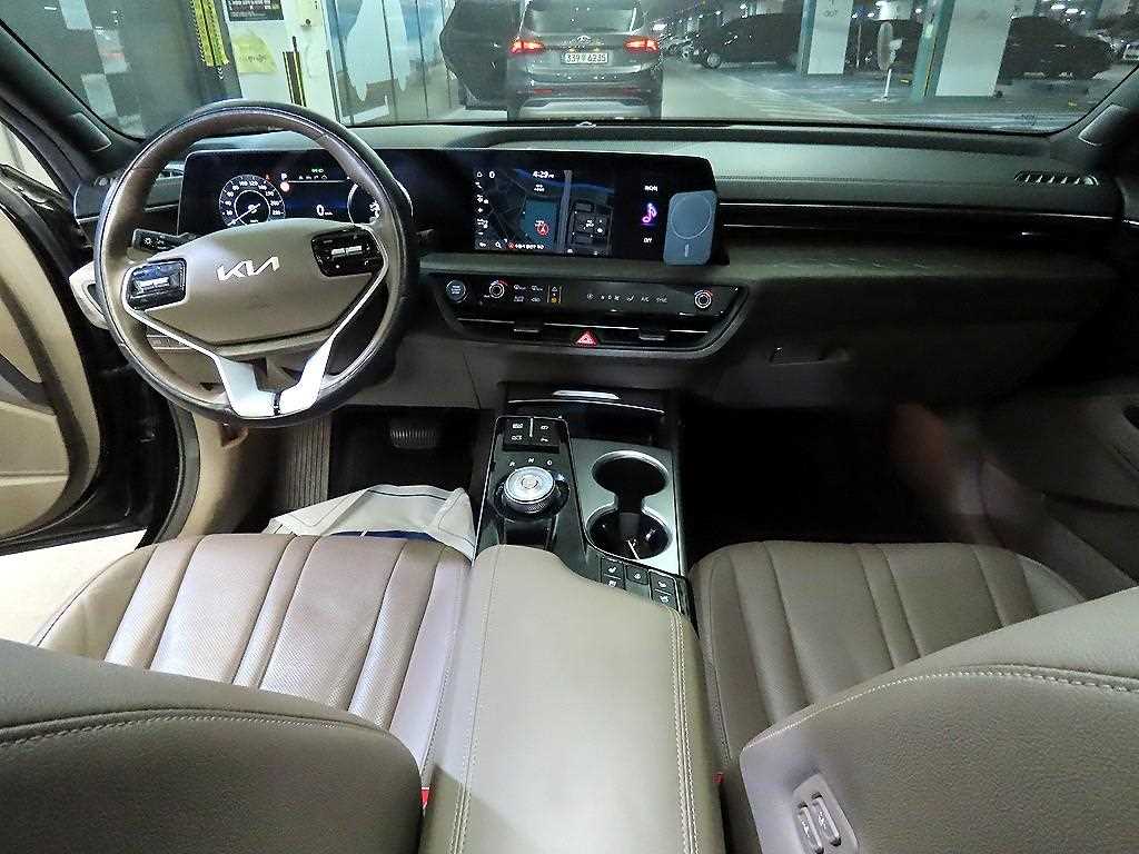KIA K8 - Vista 10