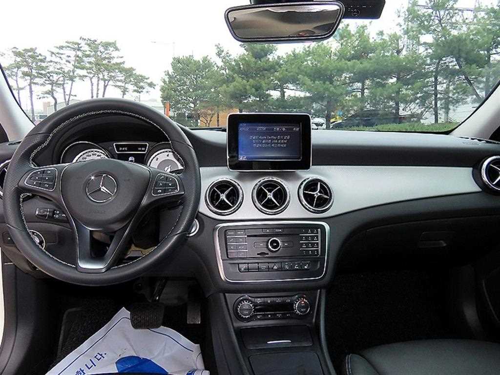Mercedes Benz GLA Class - Vista 7