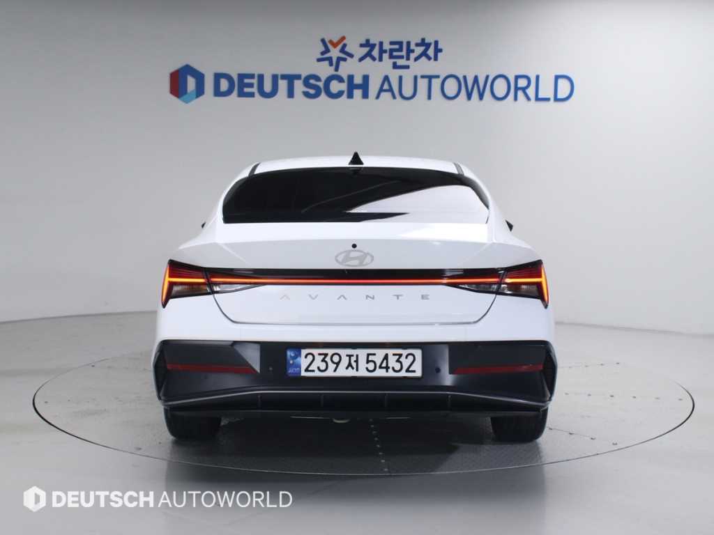 HYUNDAI Avante - Vista 4