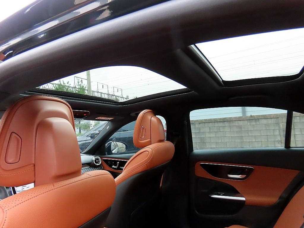 Mercedes Benz C Class 2022 Negro - Importación desde Corea - HF Imports Iquique - Foto 18